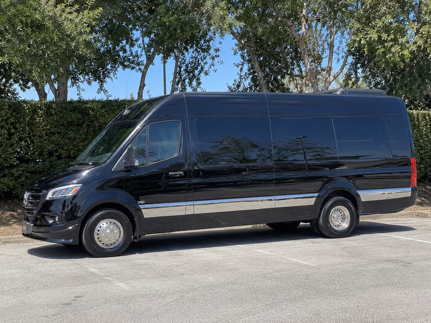 choose charterbusrentallongbeach com for sprinter van rentals for executive concert groups in long beach