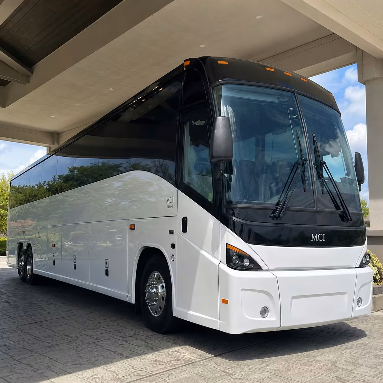 need a bus from long beach to lax or sna we ve got you covered